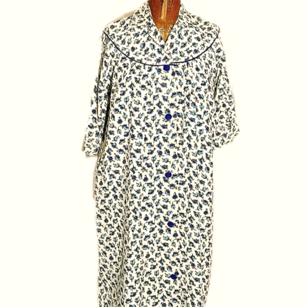 Vintage Basila corduroy robe
